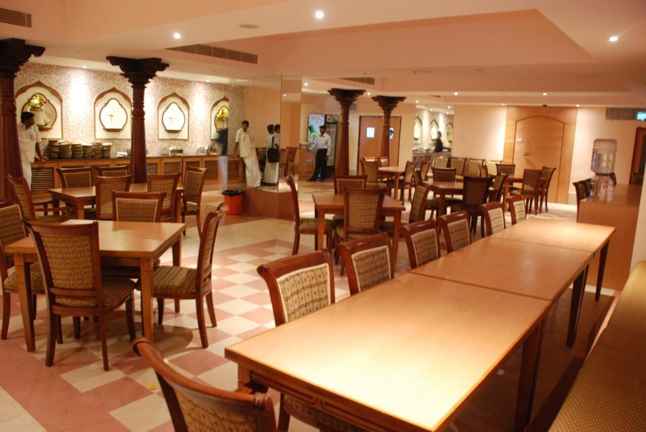 Pla Krishna Inn Tiruchirappalli Buitenkant foto