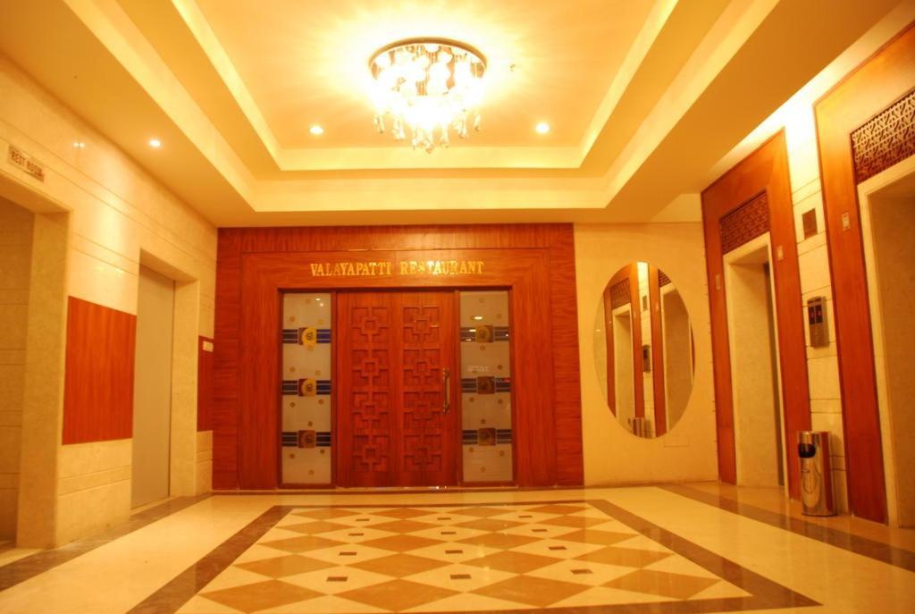 Pla Krishna Inn Tiruchirappalli Buitenkant foto