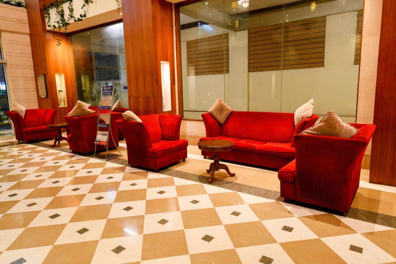Pla Krishna Inn Tiruchirappalli Buitenkant foto