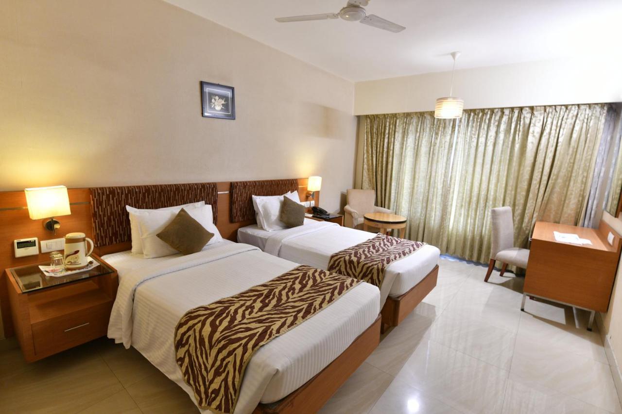 Pla Krishna Inn Tiruchirappalli Buitenkant foto