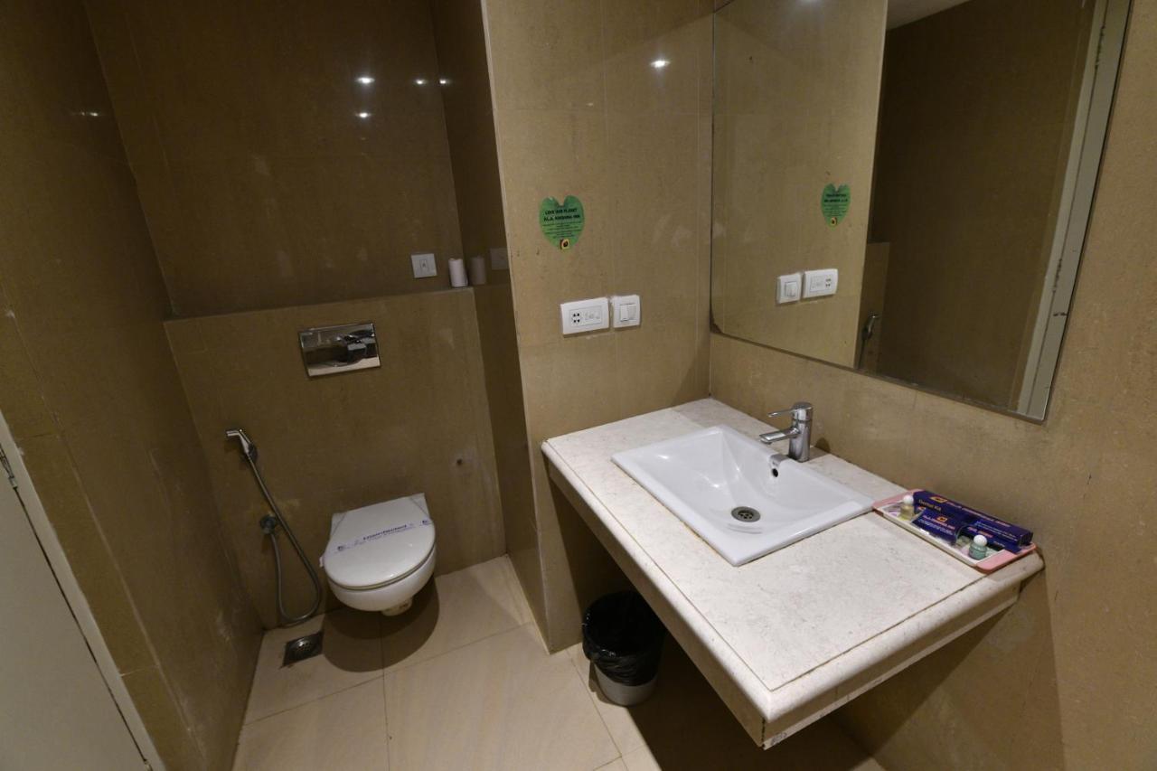 Pla Krishna Inn Tiruchirappalli Buitenkant foto